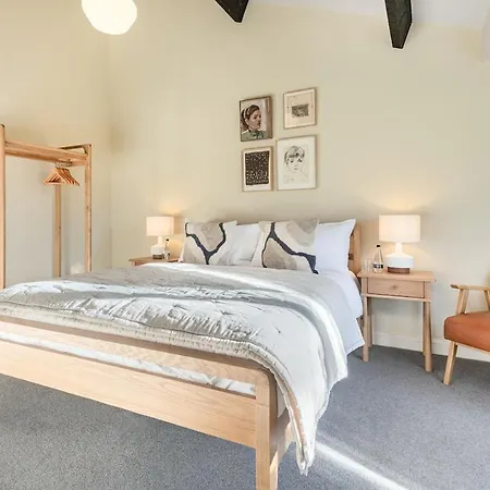 Royal Oak Barn - Cartmel, Sleeps 8 New Holiday home Cartmel