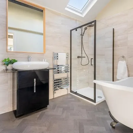 Royal Oak Barn - Cartmel, Sleeps 8 New * Cartmel