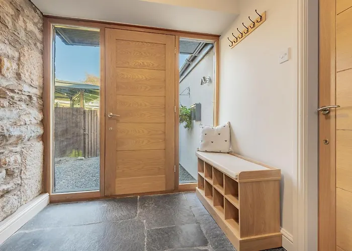 بيت للعطل Royal Oak Barn - Cartmel, Sleeps 8 New *