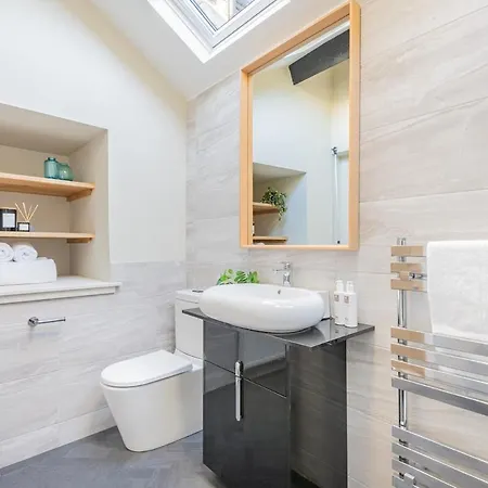 Royal Oak Barn - Cartmel, Sleeps 8 New *